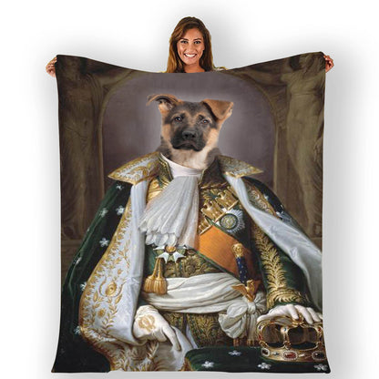 Customize Your Pet In A Royal Look